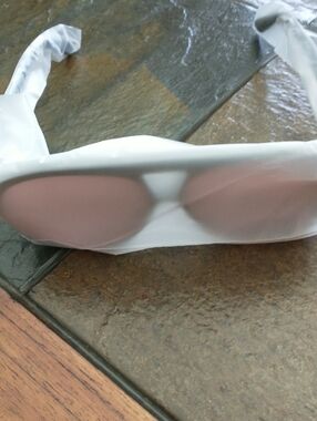 SOJOS Large Retro Black Frame Sunglasses with Red Lenses, NIB